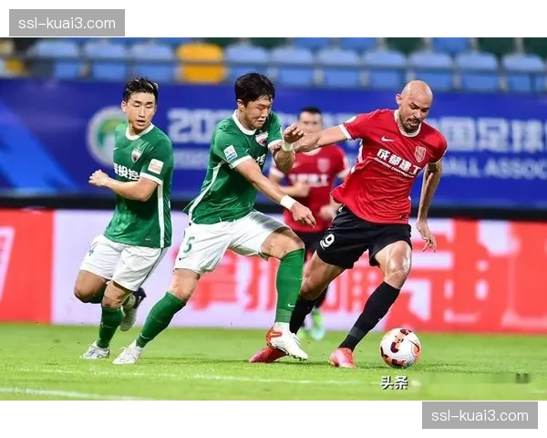 通讯：争议判罚改变走势，大连人与成都蓉城一战的三个关键节点