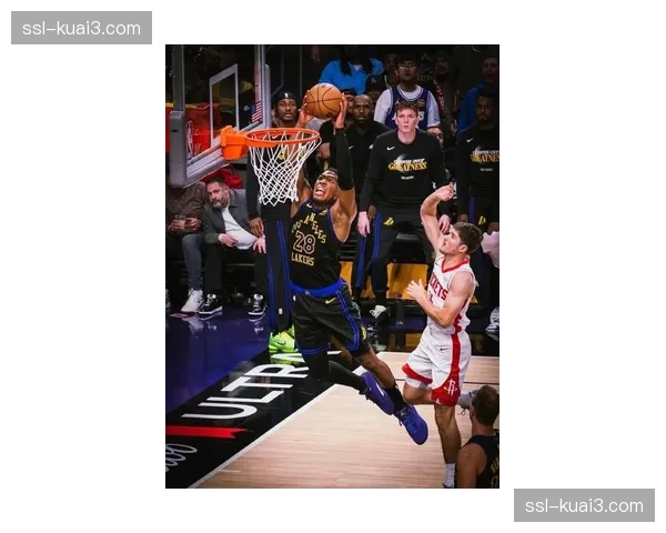 詹姆斯28分8板7助，湖人主场力克火箭取得系列赛2-0领先